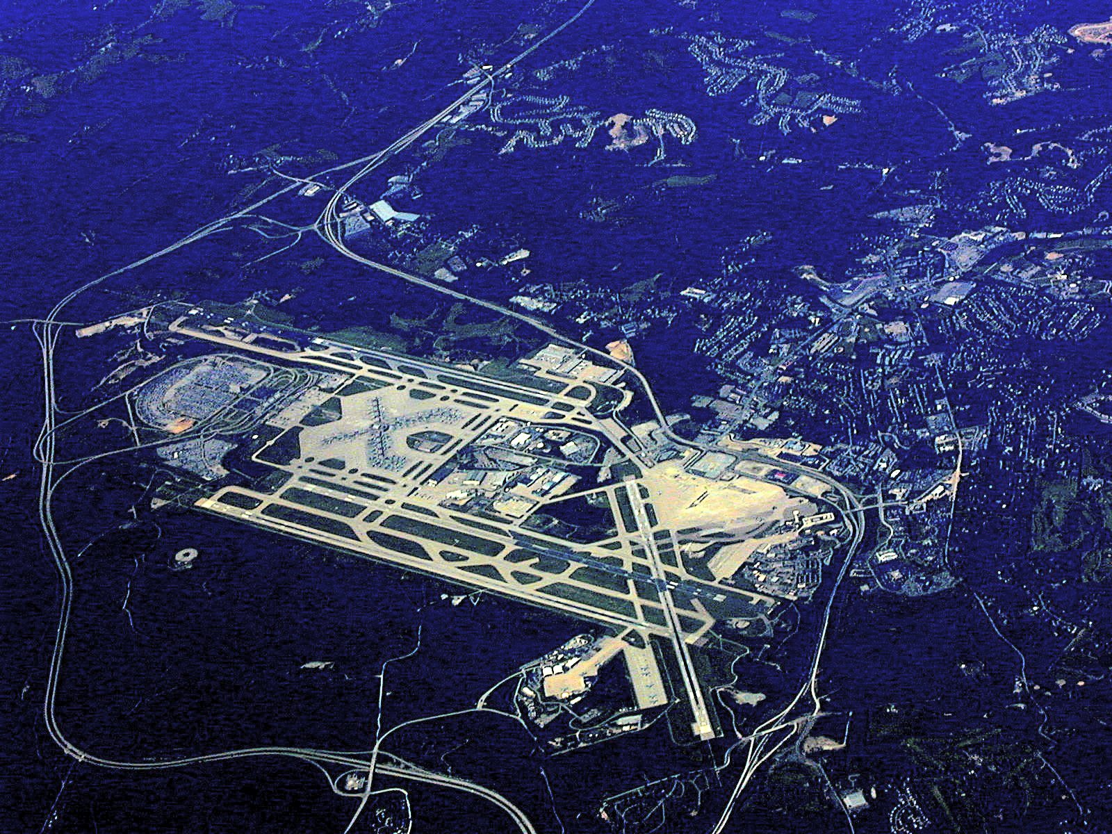 Pittsburgh International Airport: Is the New Terrace Worth It?